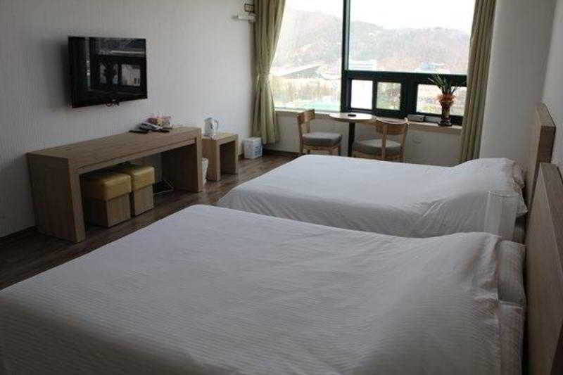Elena Business Hotel Yeosu Exterior foto