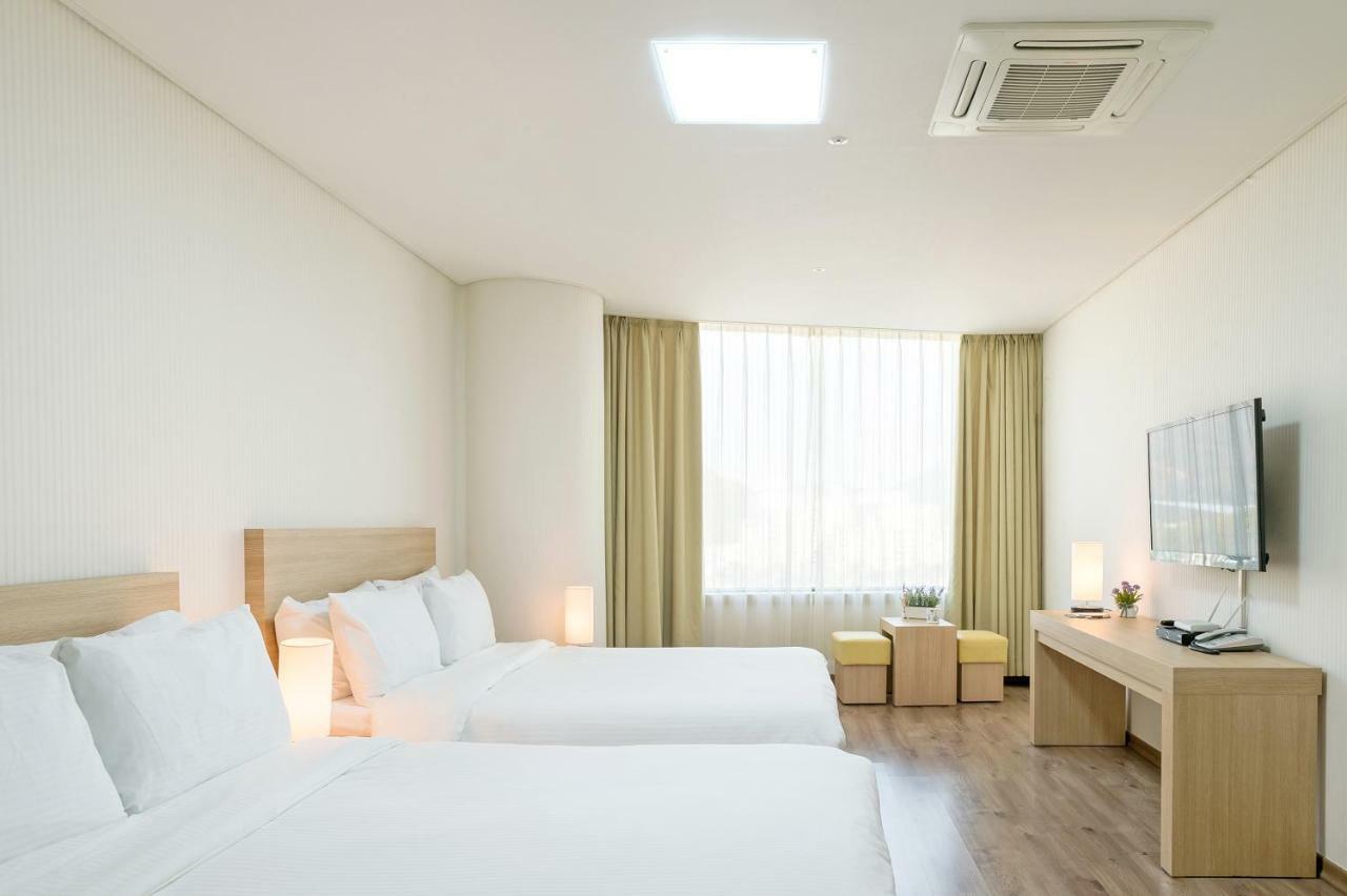 Elena Business Hotel Yeosu Exterior foto
